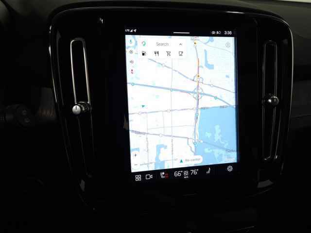 Certified 2023 Volvo XC40 B4 Plus w/ Protection Package Premier FWD image 25