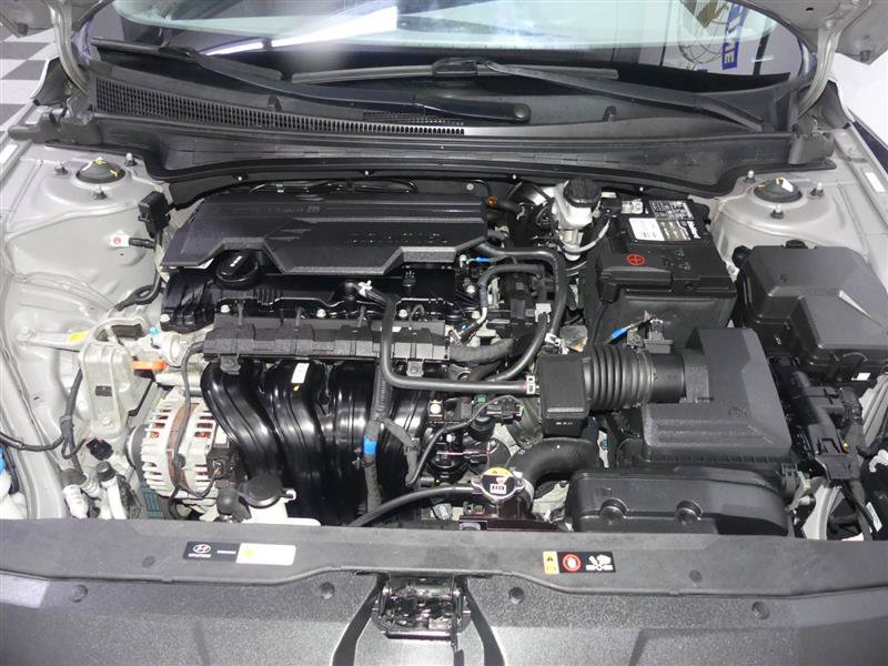 Used 2022 Hyundai Elantra SEL w/ Convenience + Premium Package FWD image 12