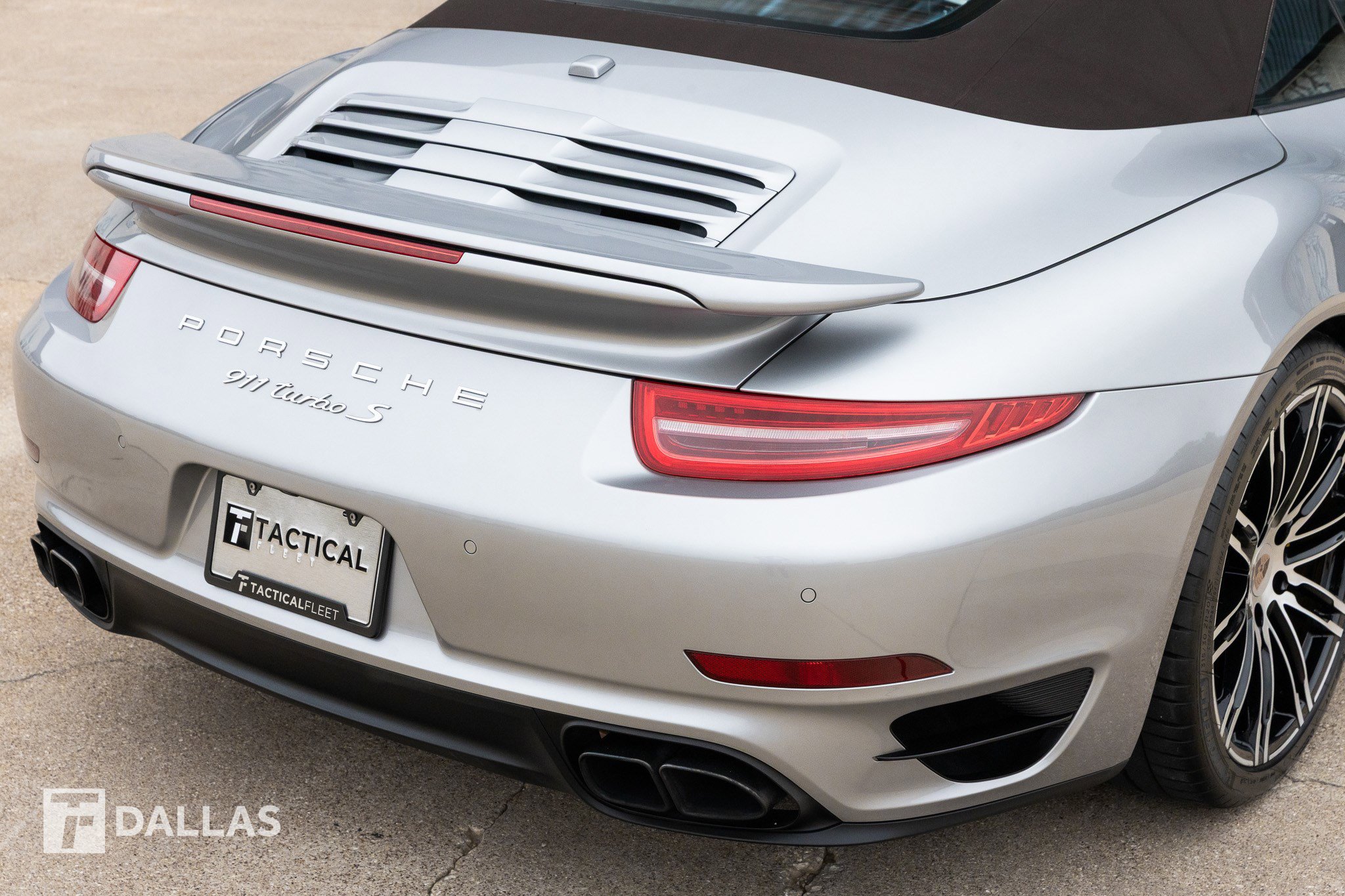 Used 2015 Porsche 911 Turbo S image 18