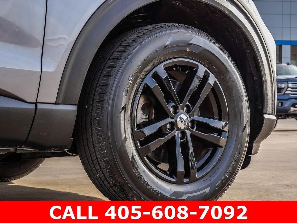 Used 2024 Ford Explorer XLT w/ Equipment Group 202A RWD image 9