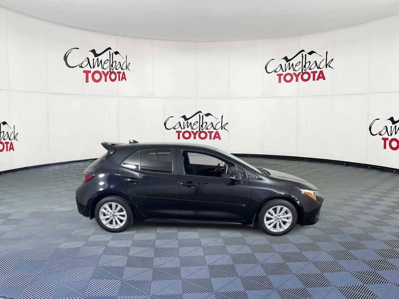 Used 2026 Toyota Corolla SE FWD image 4