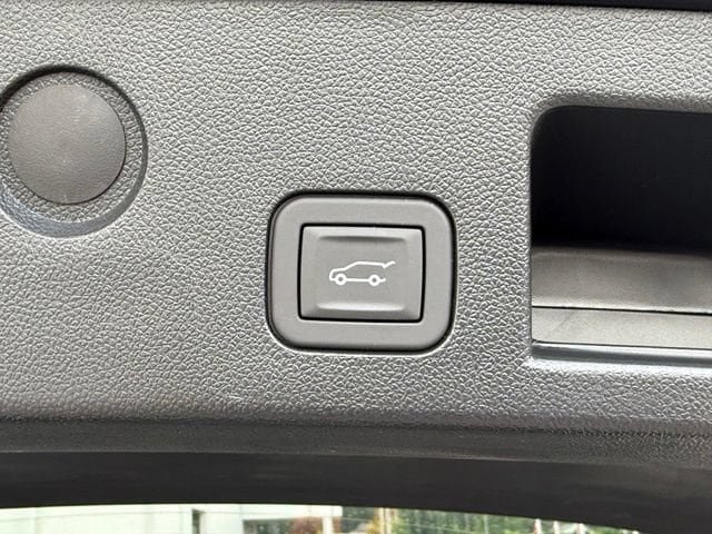 Certified 2026 Chevrolet Equinox LT w/ Convenience Package II FWD image 12