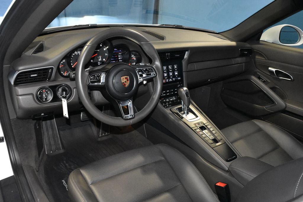 Used 2019 Porsche 911 Carrera RWD image 4