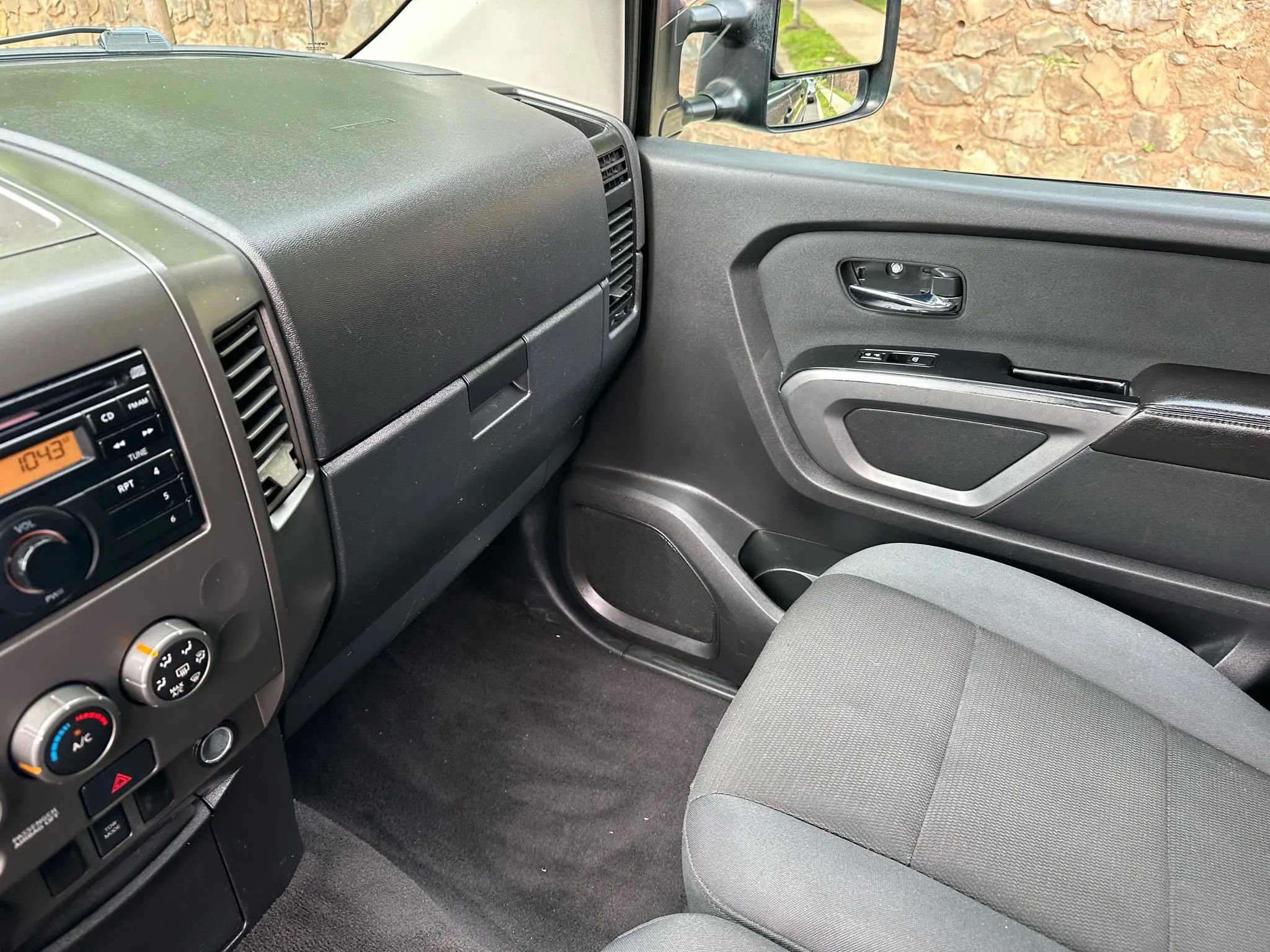 Used 2015 Nissan Titan PRO-4X image 22