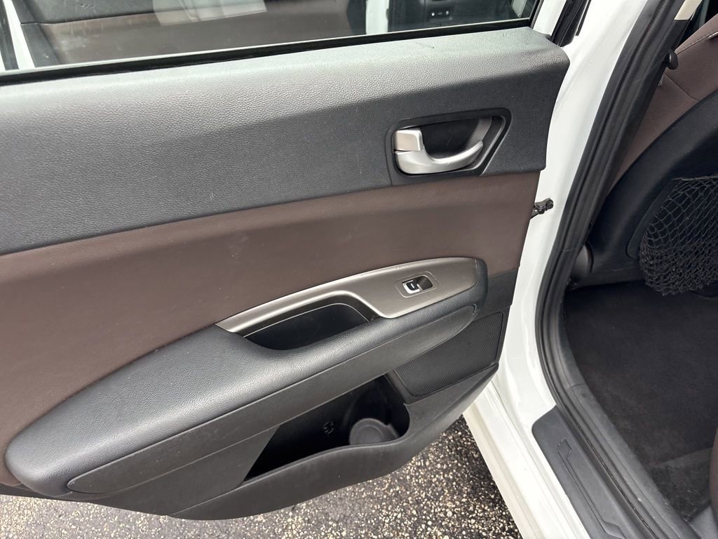 Used 2020 Kia Optima LX image 15