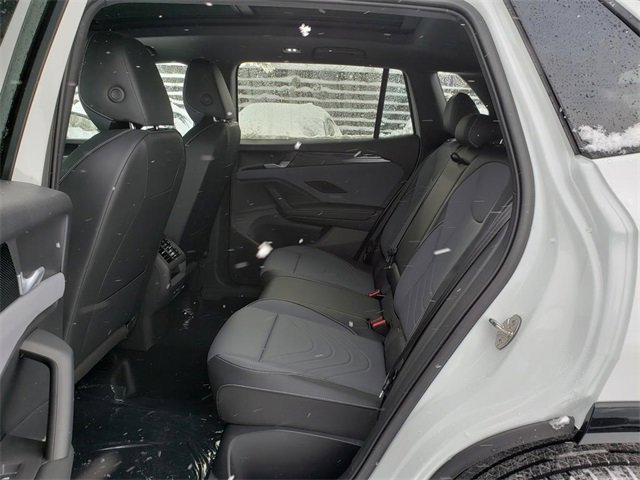 New 2026 Volkswagen Tiguan SE R-Line image 8