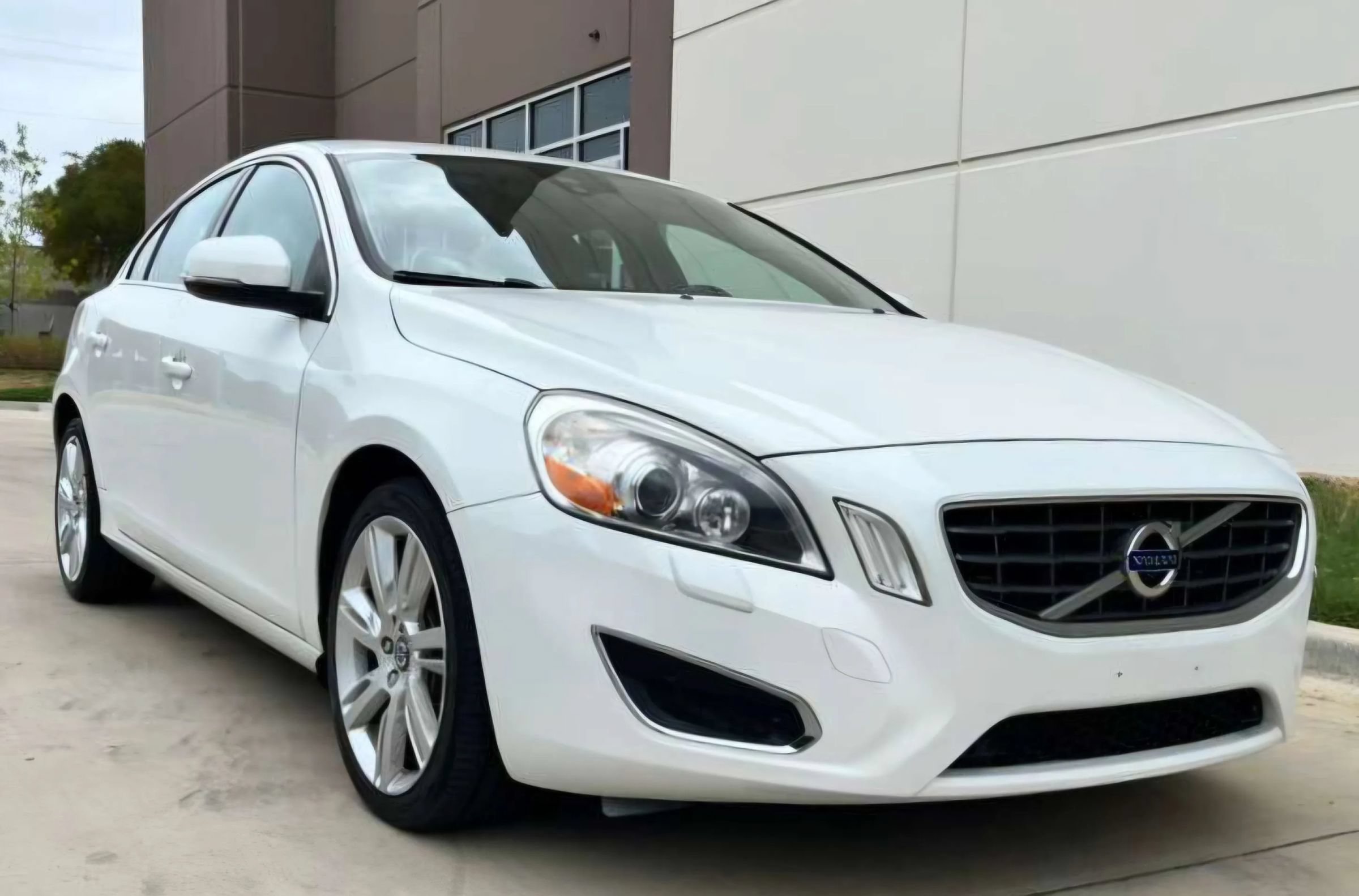 Used 2013 Volvo S60 T6 AWD/4WD image 4