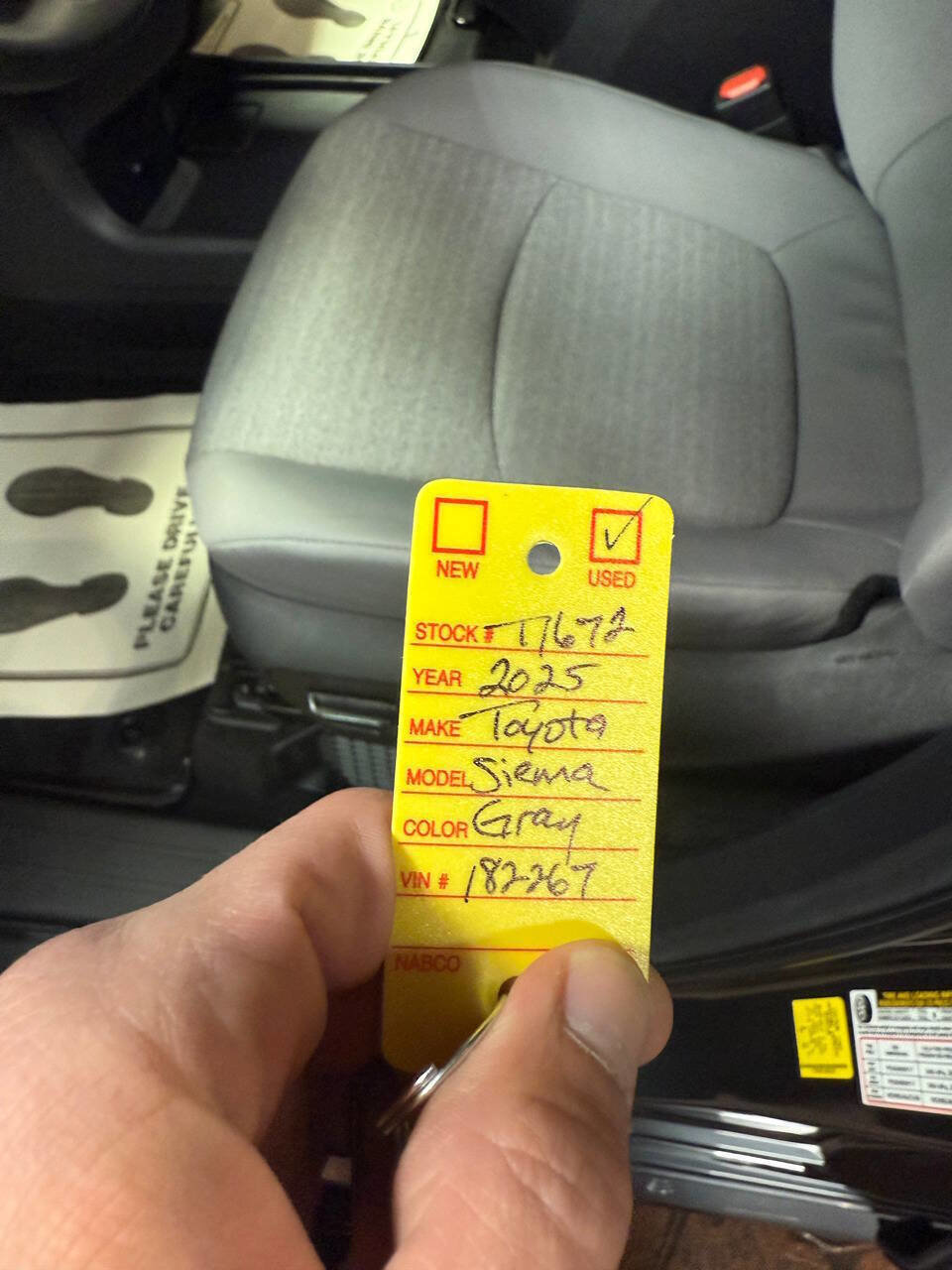 Used 2025 Toyota Sienna LE image 14