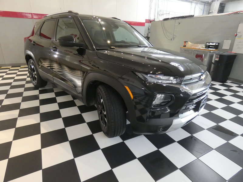 Used 2023 Chevrolet TrailBlazer LT image 3