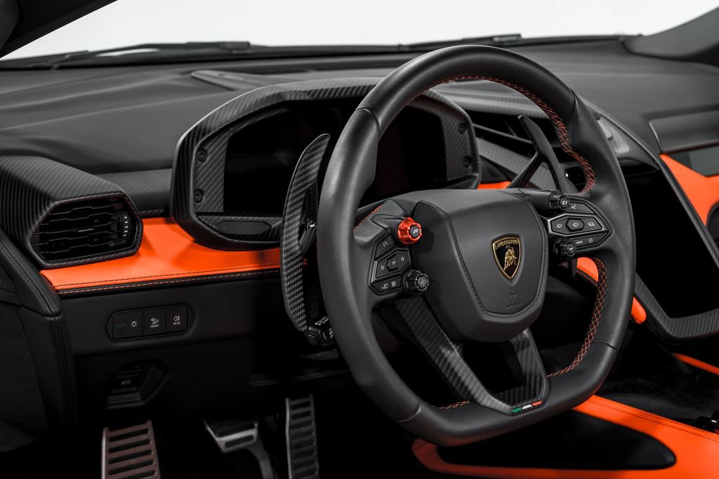 Used 2024 Lamborghini Revuelto AWD/4WD image 12