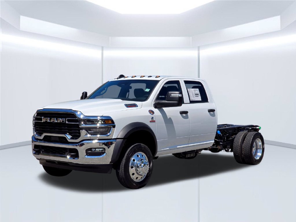 New 2026 RAM 5500 Tradesman w/ Chrome Appearance Group AWD/4WD image 2