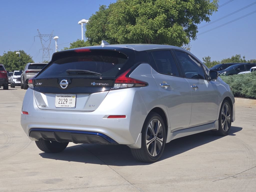 Used 2022 Nissan Leaf SV w/ SV Technology Package FWD image 5