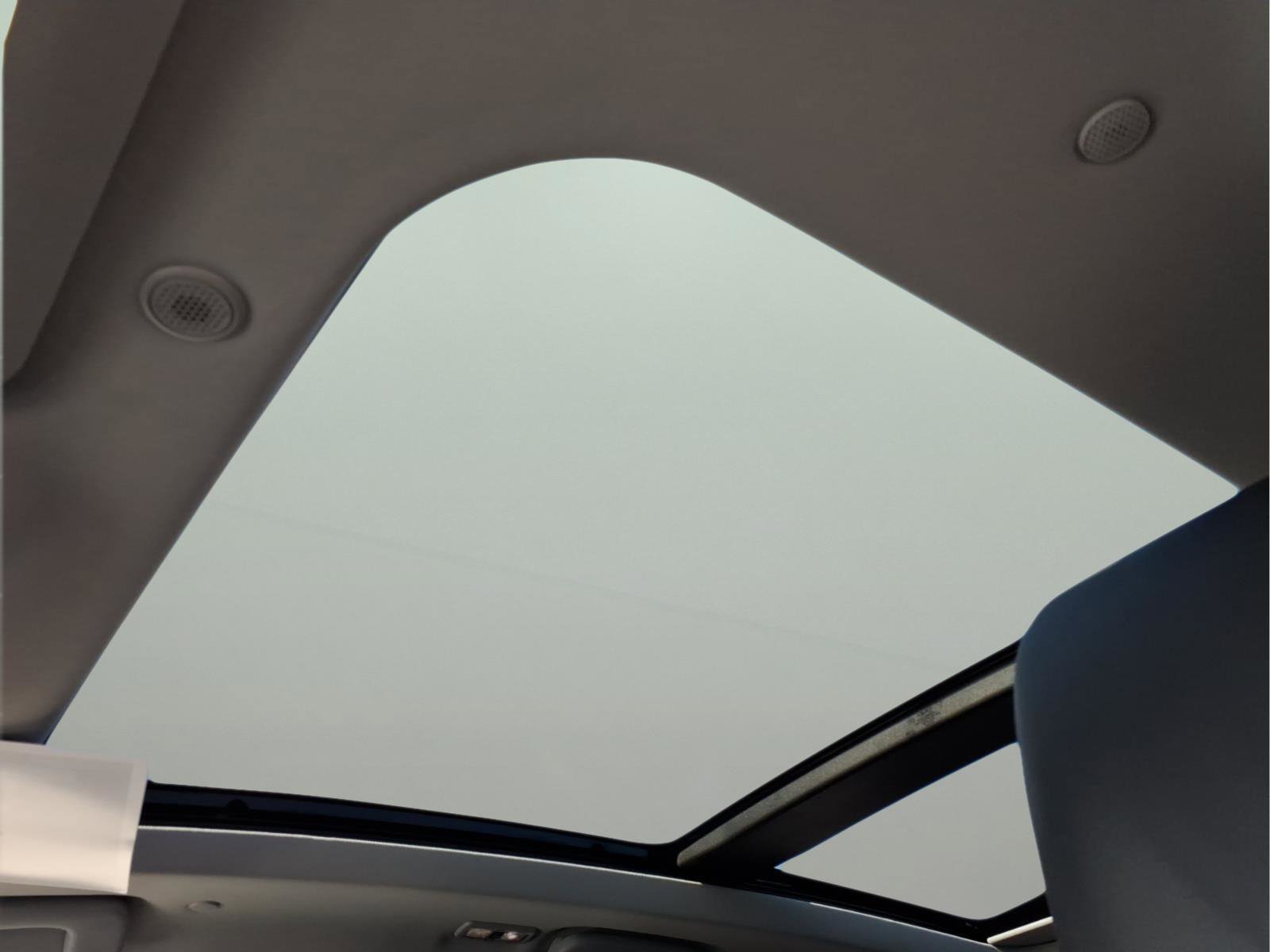 Used 2022 Lincoln Corsair AWD w/ Premium Package image 16