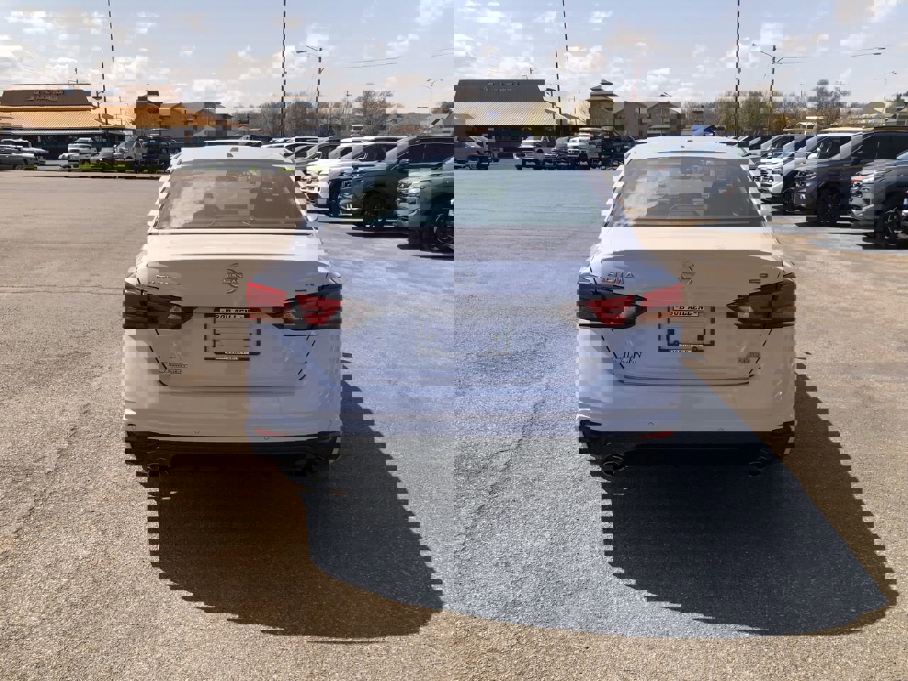 Used 2025 Nissan Altima 2.5 SR w/ SR Premium Package image 18