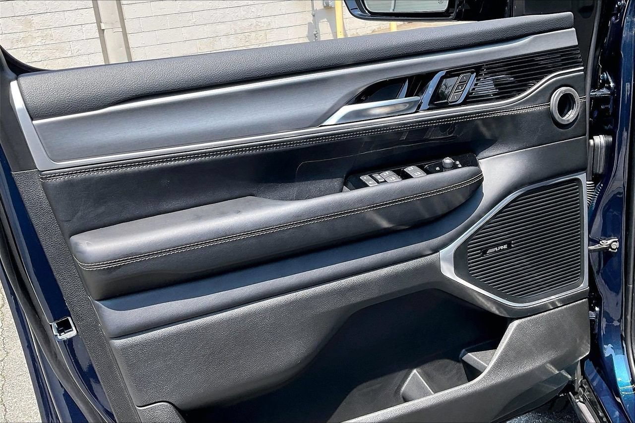 New 2026 Jeep Grand Wagoneer 4WD image 30