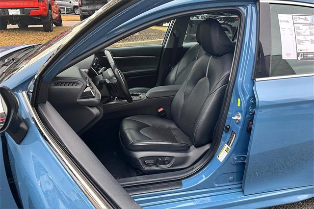 Used 2023 Toyota Camry XSE image 18