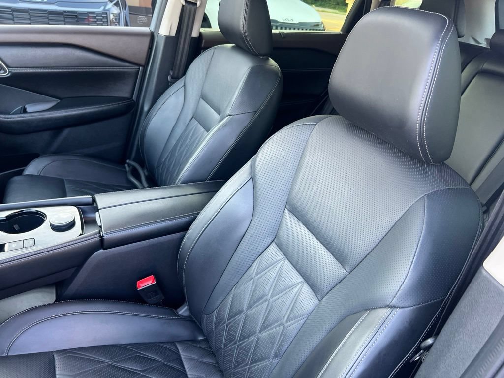 Certified 2023 Nissan Rogue Platinum w/ Platinum Premium Package AWD/4WD image 5
