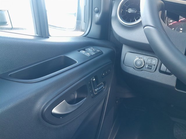 Used 2024 Mercedes-Benz Sprinter 3500 image 6