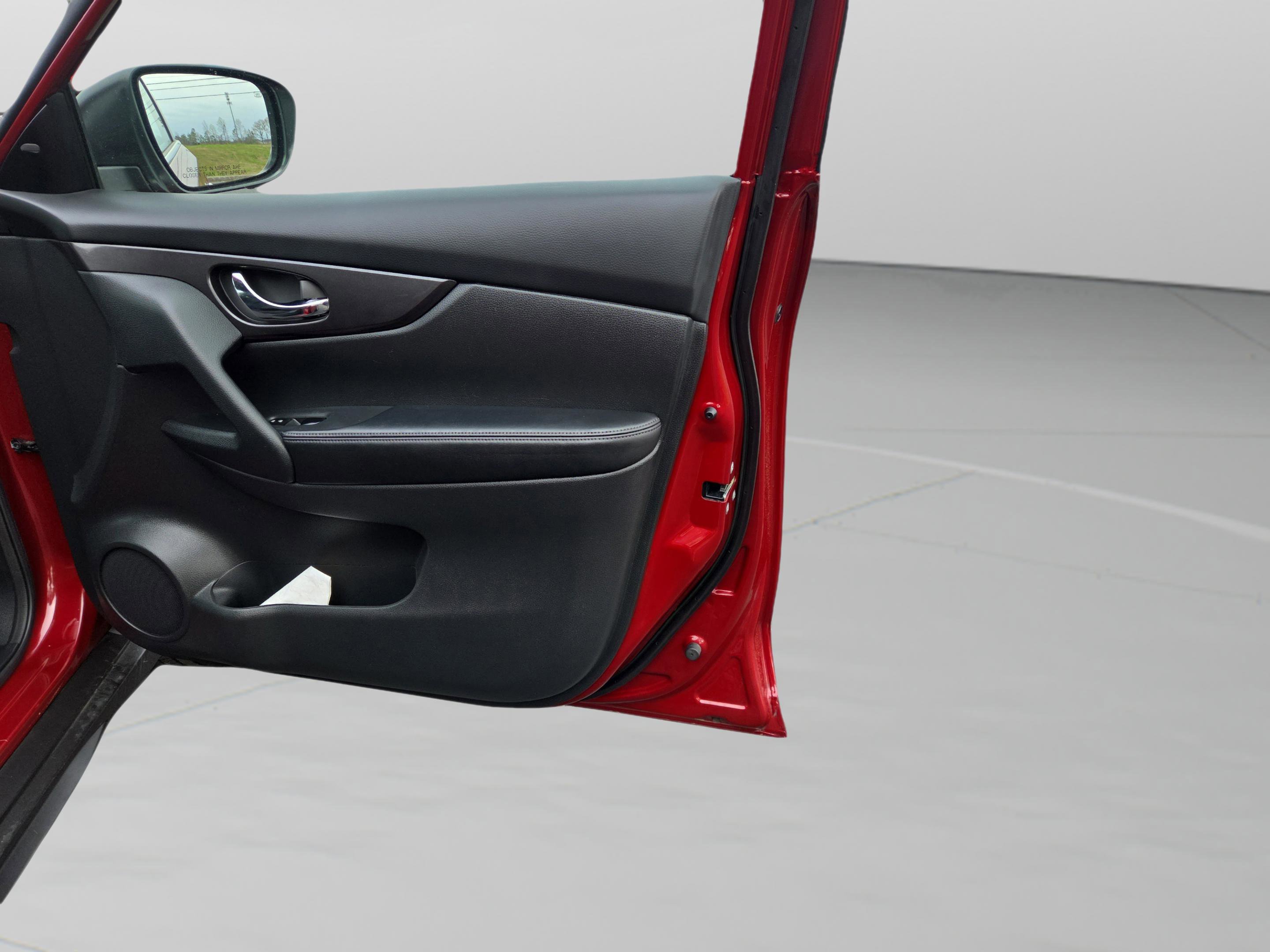 Used 2020 Nissan Rogue SV w/ Premium Package image 39