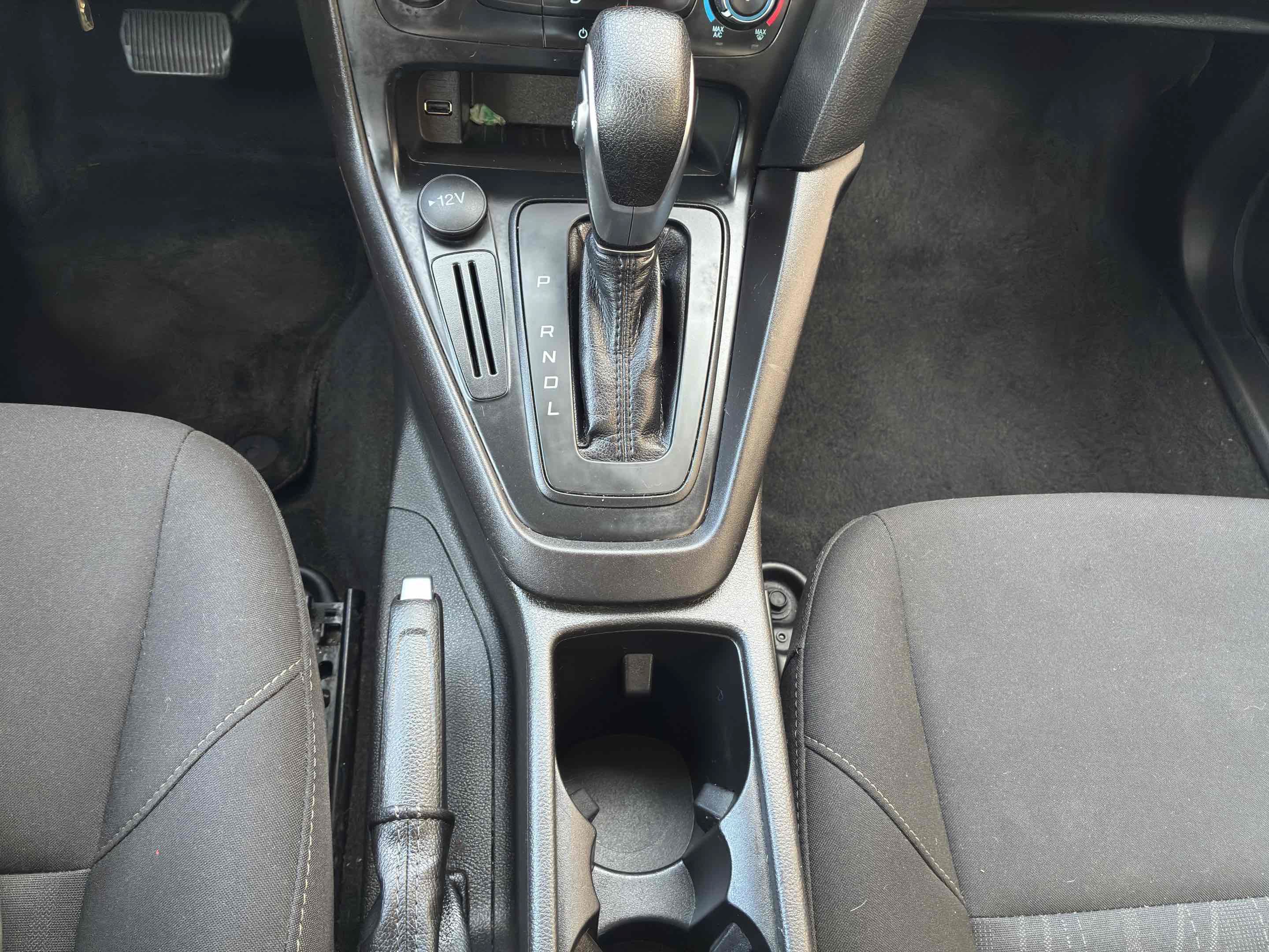 Used 2018 Ford Focus SE FWD image 25