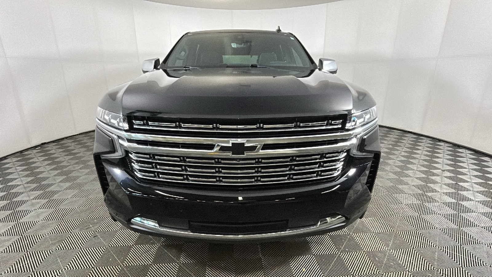 Used 2021 Chevrolet Tahoe Premier w/ Premium Package AWD/4WD image 9