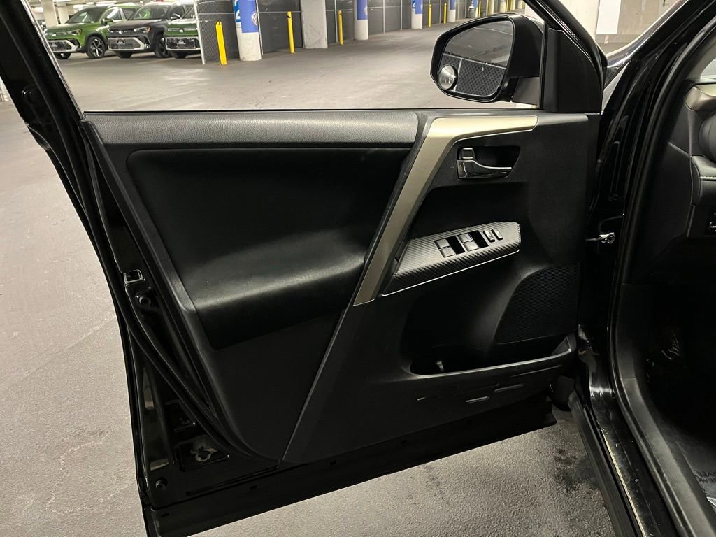 Used 2015 Toyota RAV4 XLE image 17