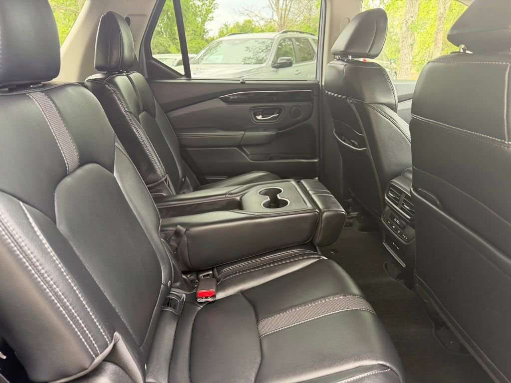Certified 2025 Honda Pilot Touring image 7
