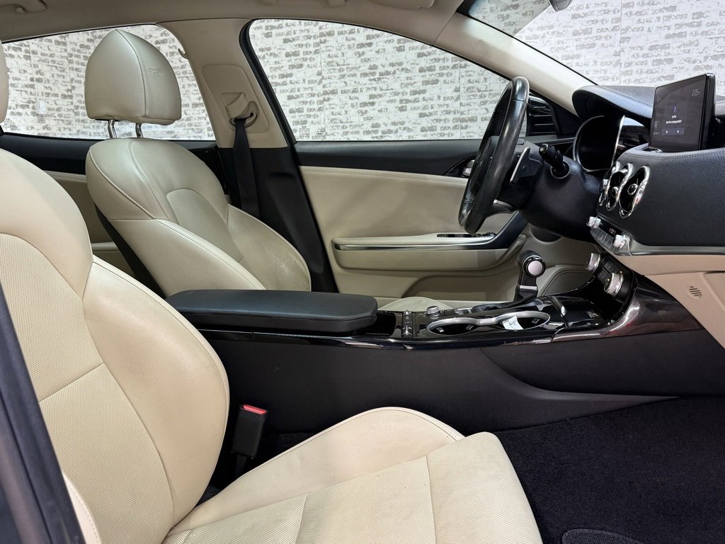 Used 2022 Kia Stinger GT-Line w/ Sun & Sound Package image 9