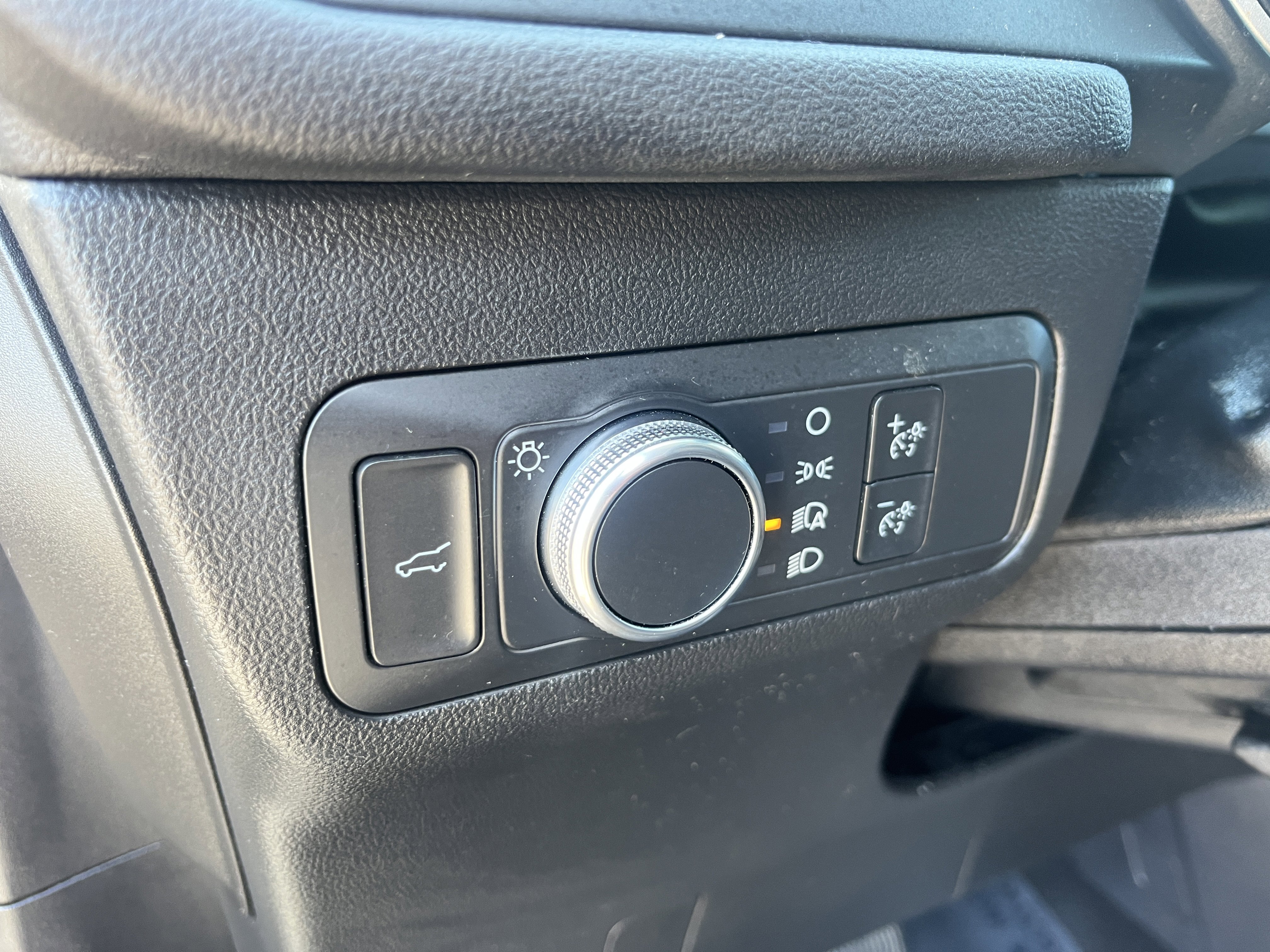 Used 2022 Ford Escape SE w/ Convenience Package image 17