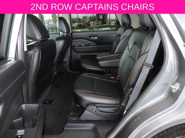 Used 2024 Nissan Pathfinder Platinum FWD image 21