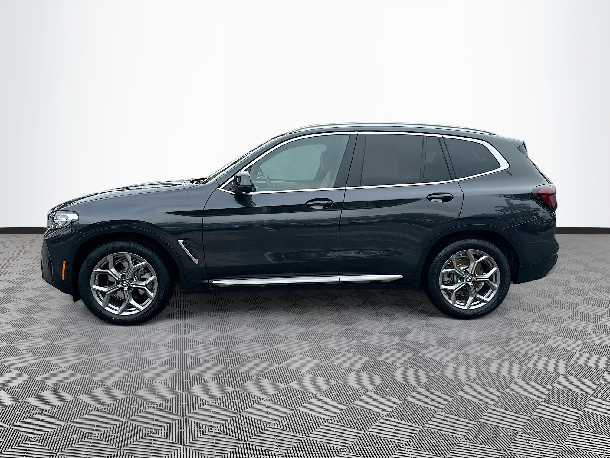Certified 2023 BMW X3 sDrive30i w/ Convenience Package image 4