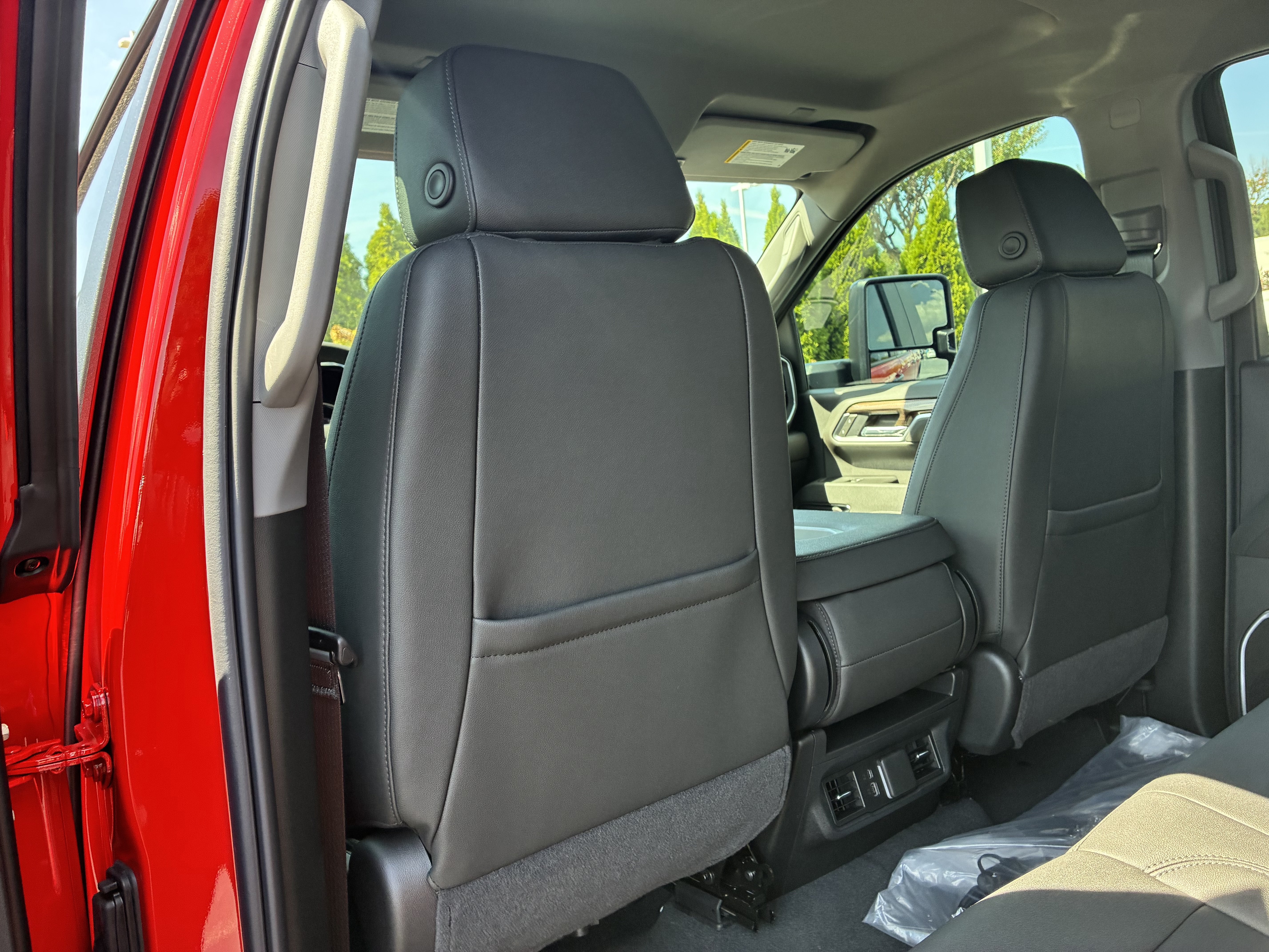 New 2026 Chevrolet Silverado 3500 LT w/ Trail Boss Package AWD/4WD image 17