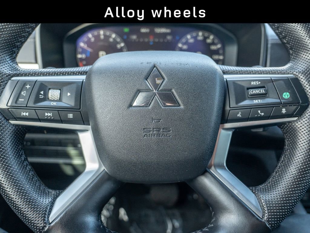 Used 2023 Mitsubishi Outlander SE Black Edition image 15