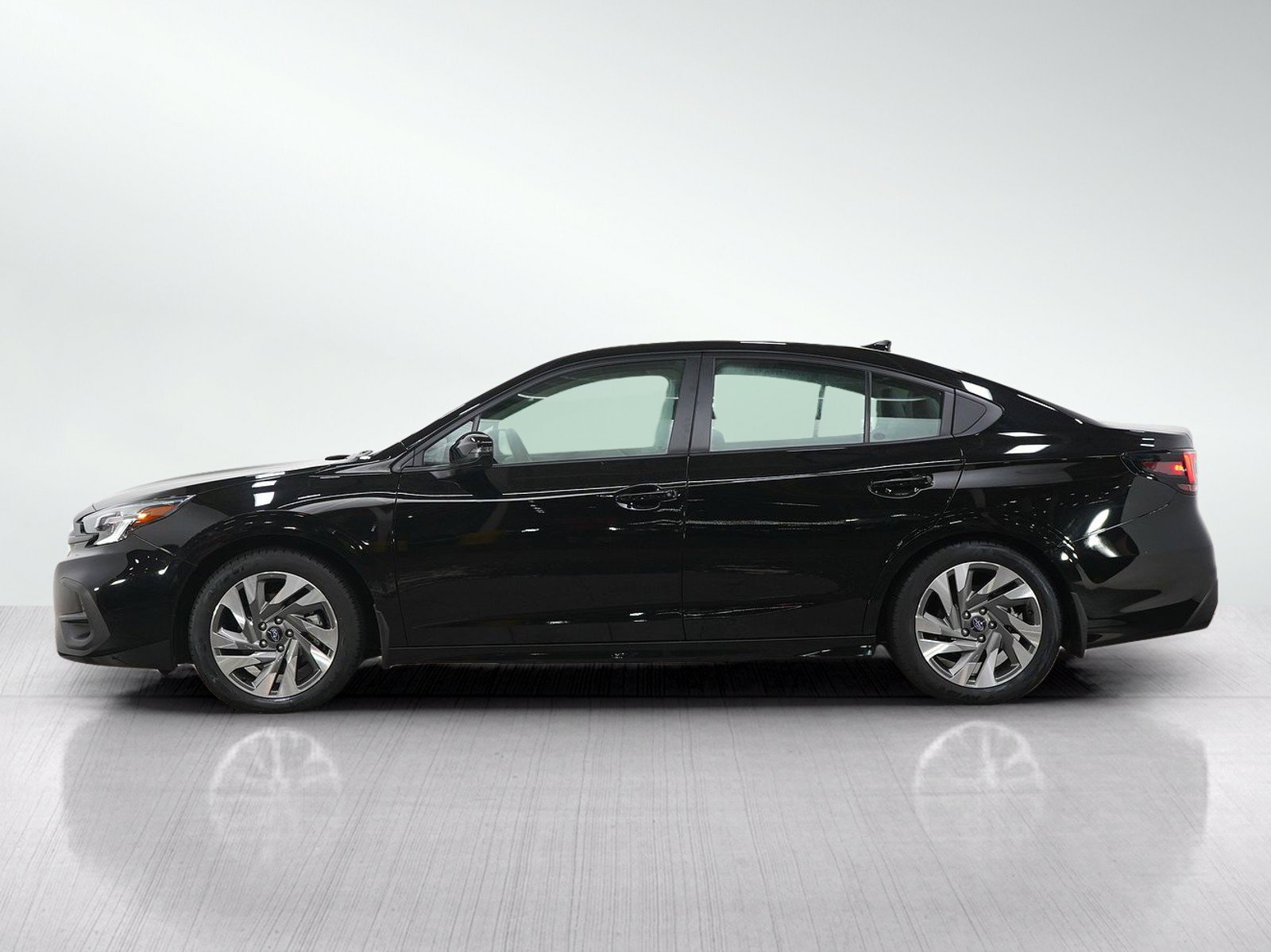 Used 2025 Subaru Legacy Limited w/ Popular Package #3 AWD/4WD image 2