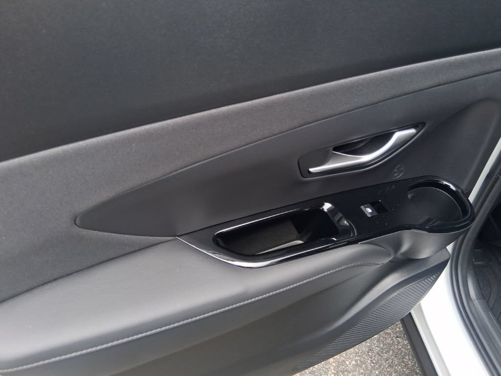 Used 2025 Hyundai Santa Cruz SEL FWD image 14