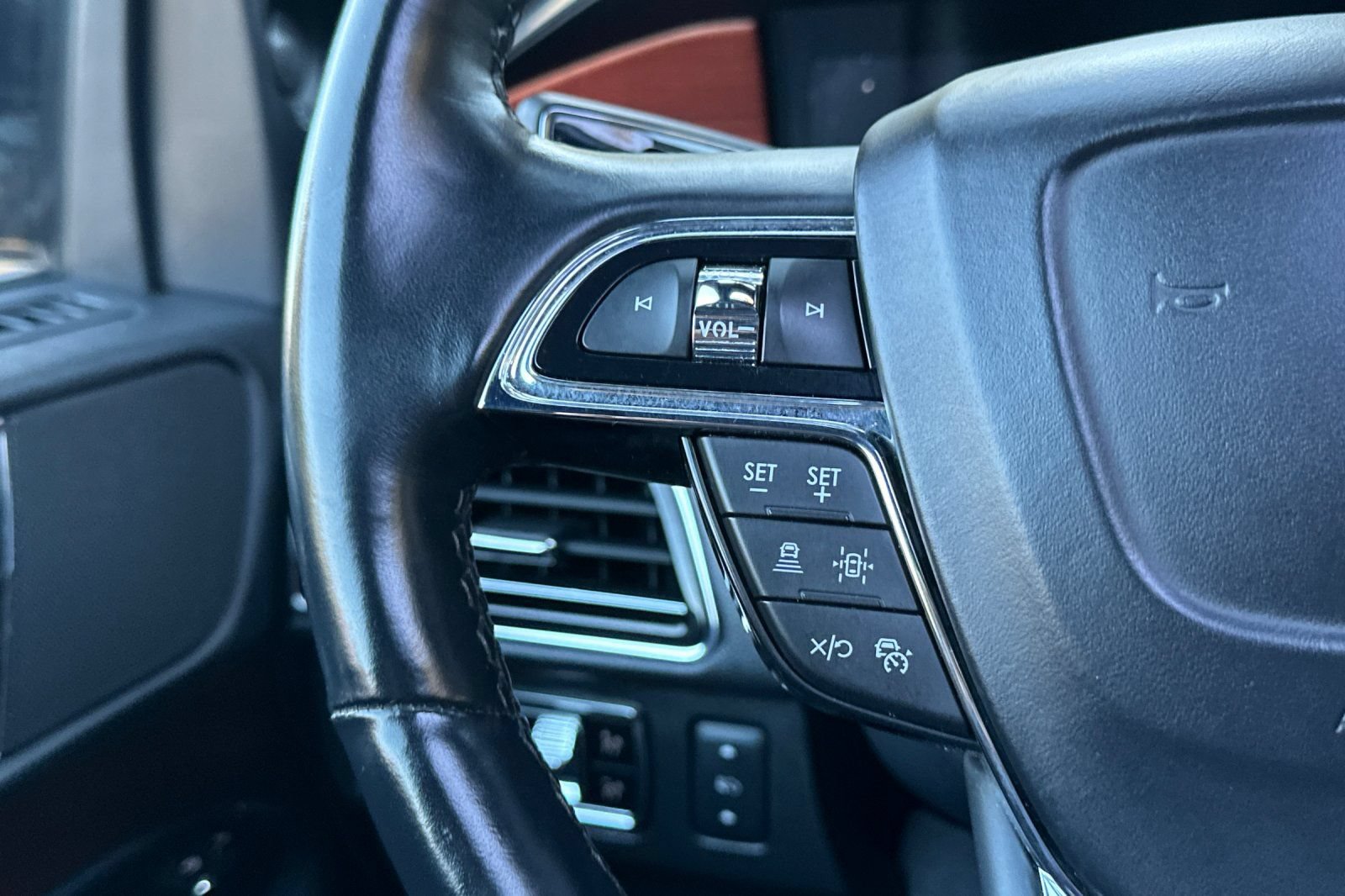 Used 2024 Lincoln Navigator Premiere AWD/4WD image 37