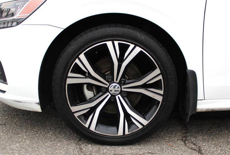 Used 2021 Volkswagen Passat 2.0T SE image 9