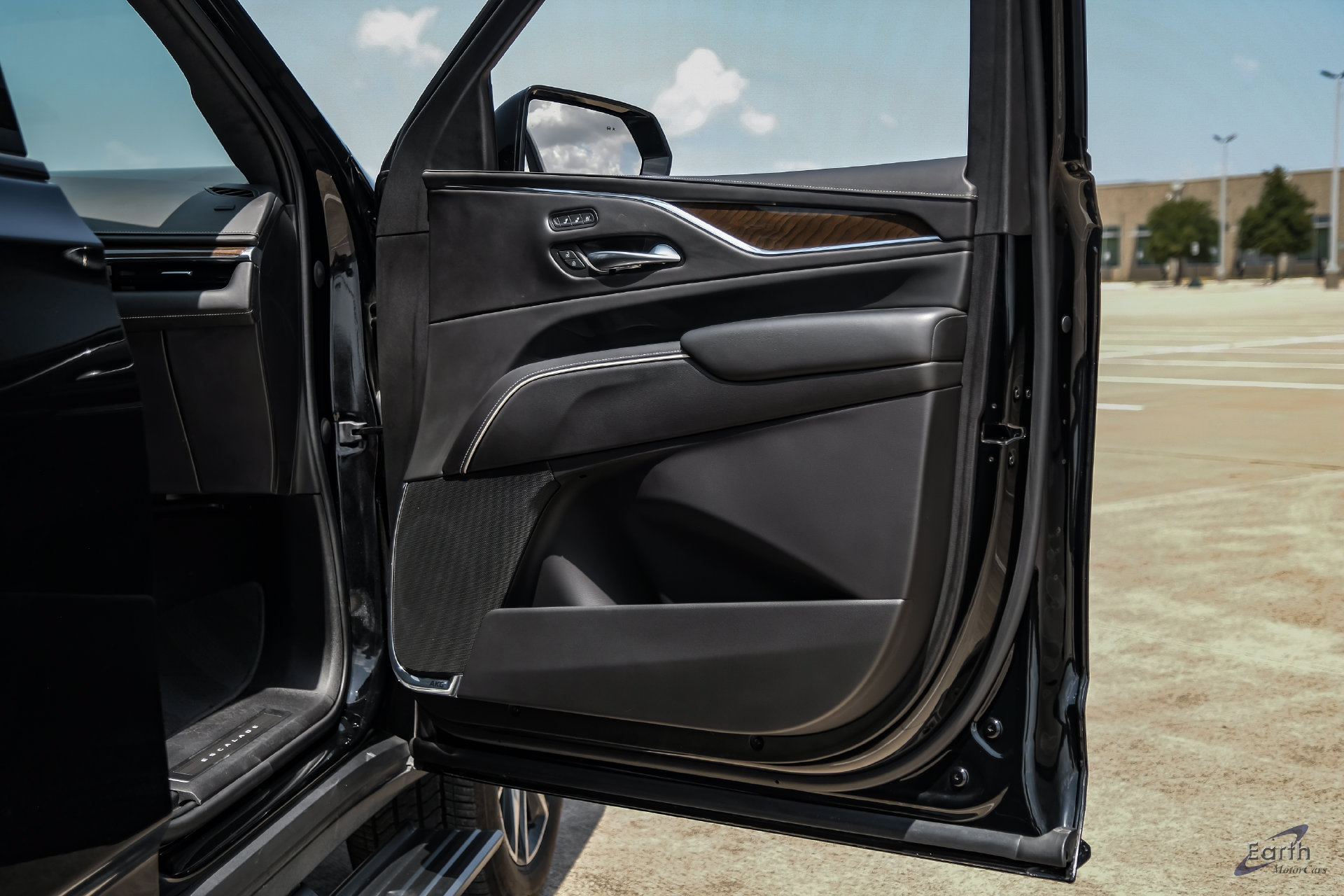 Used 2023 Cadillac Escalade Sport Platinum AWD/4WD image 91