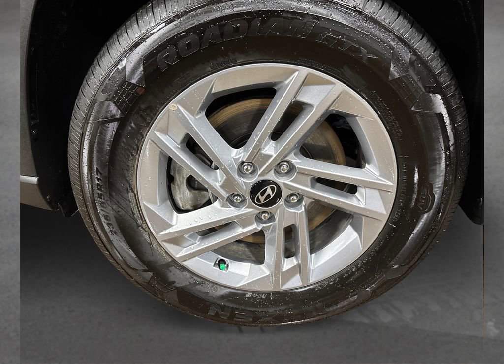 Certified 2025 Hyundai Tucson SE image 12