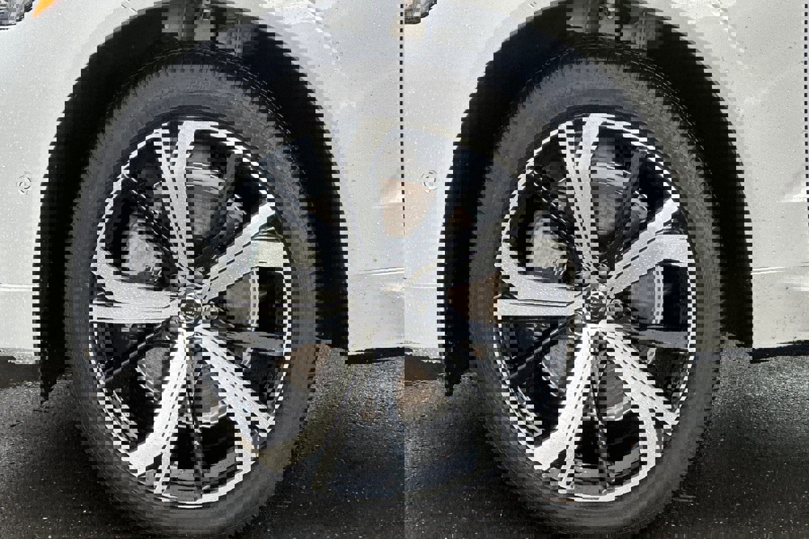 Certified 2025 Volvo XC60 T8 Ultra w/ Protection Package Premier image 12