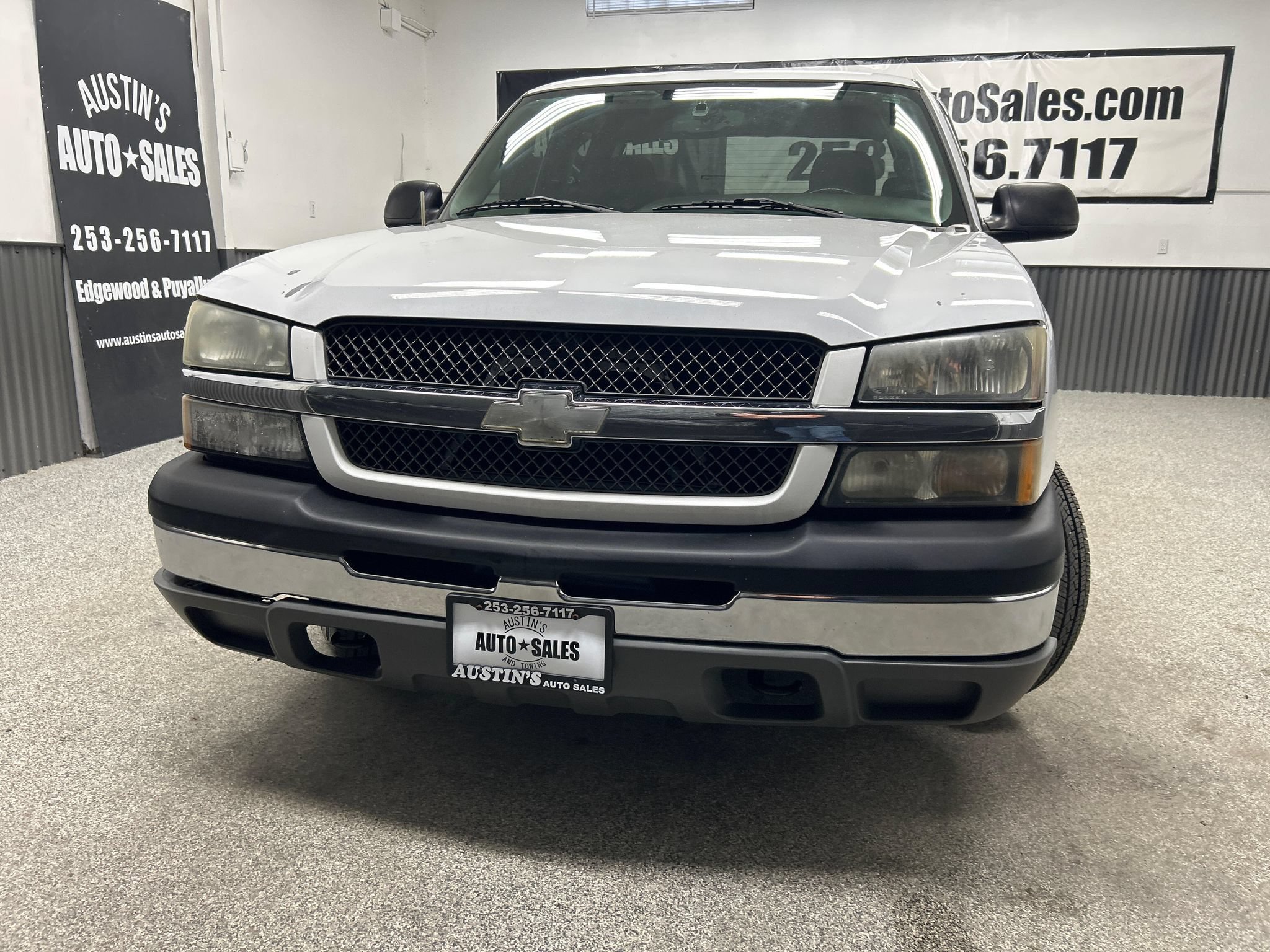 Used 2004 Chevrolet Silverado 1500 LS RWD image 2