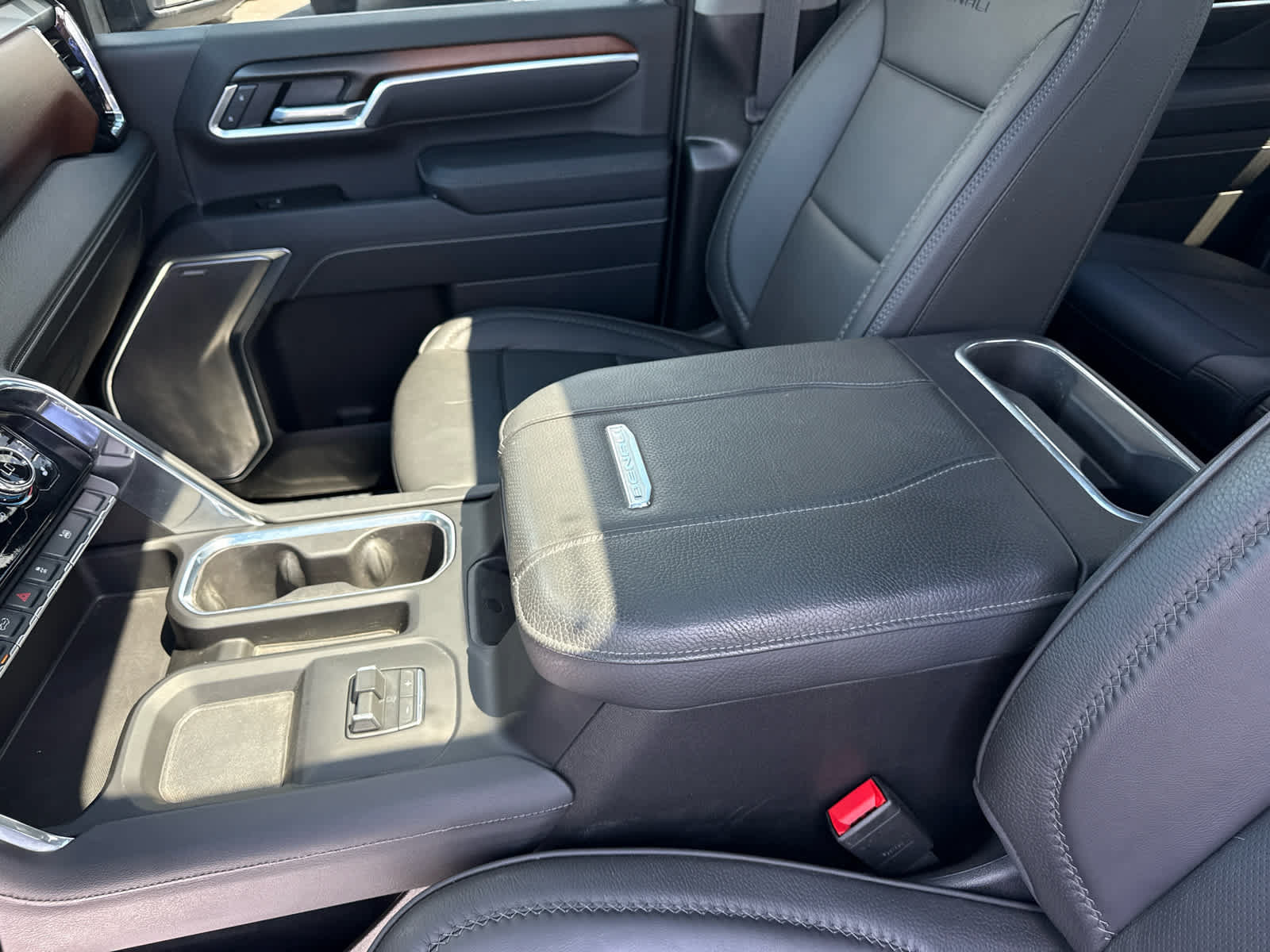 Certified 2026 GMC Sierra 3500 Denali w/ Denali Reserve Package AWD/4WD image 21