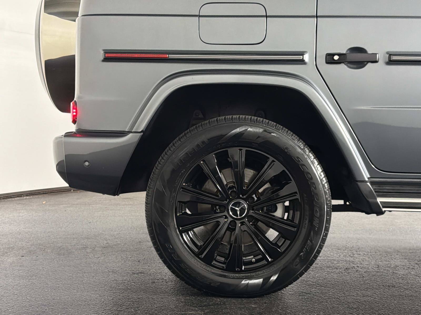 Used 2021 Mercedes-Benz G 550 image 17