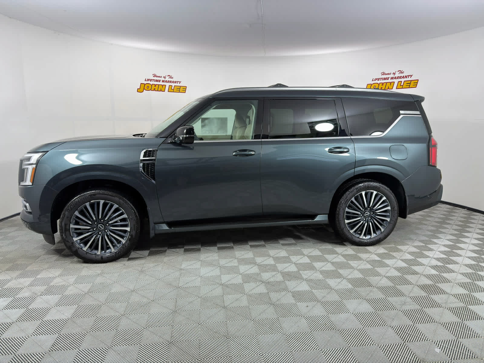 New 2026 Nissan Armada Platinum Reserve AWD/4WD image 2