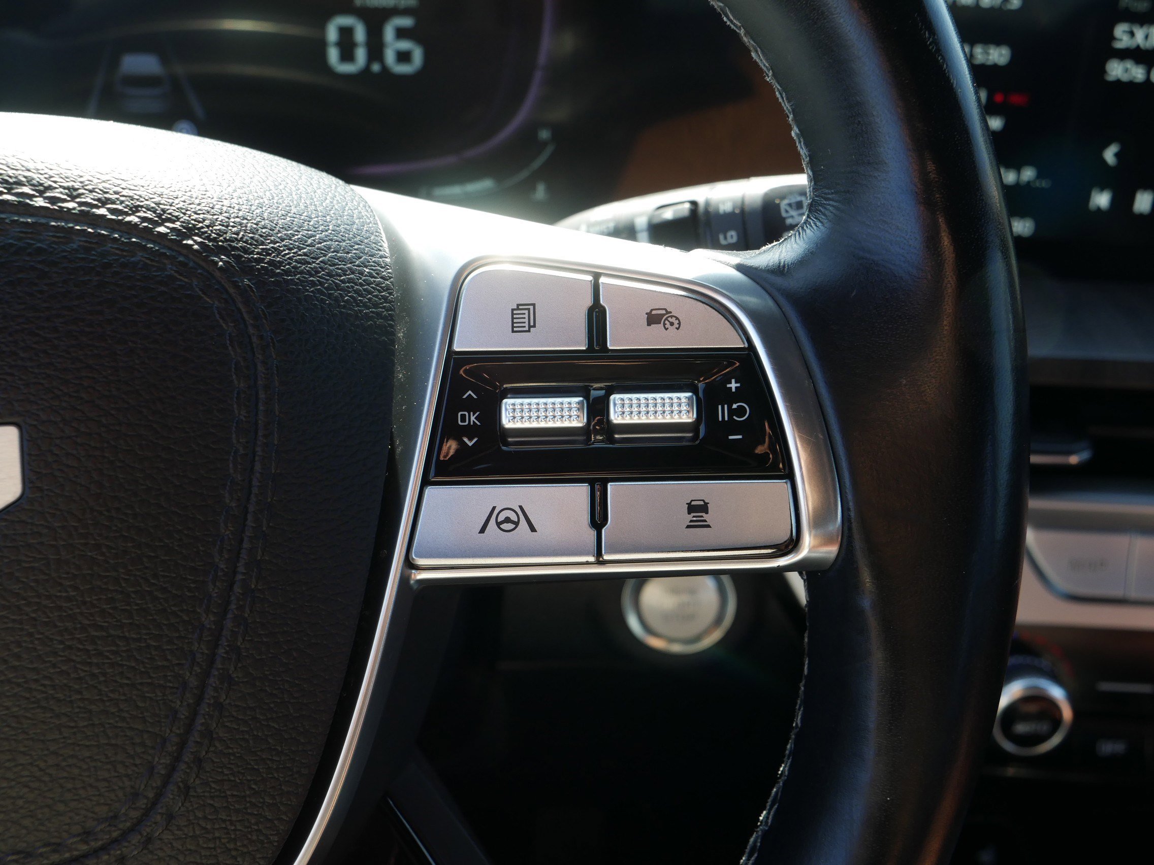 Used 2023 Kia Telluride EX w/ EX Captain's Chair Package image 30