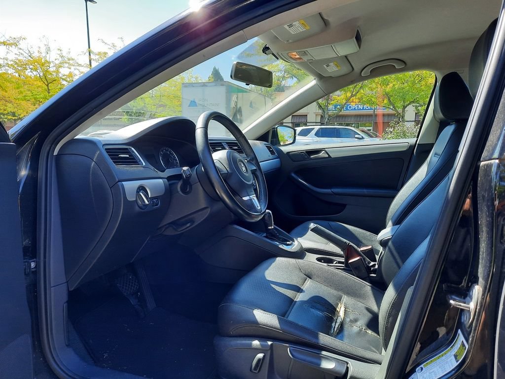 Used 2013 Volkswagen Jetta SE FWD image 11