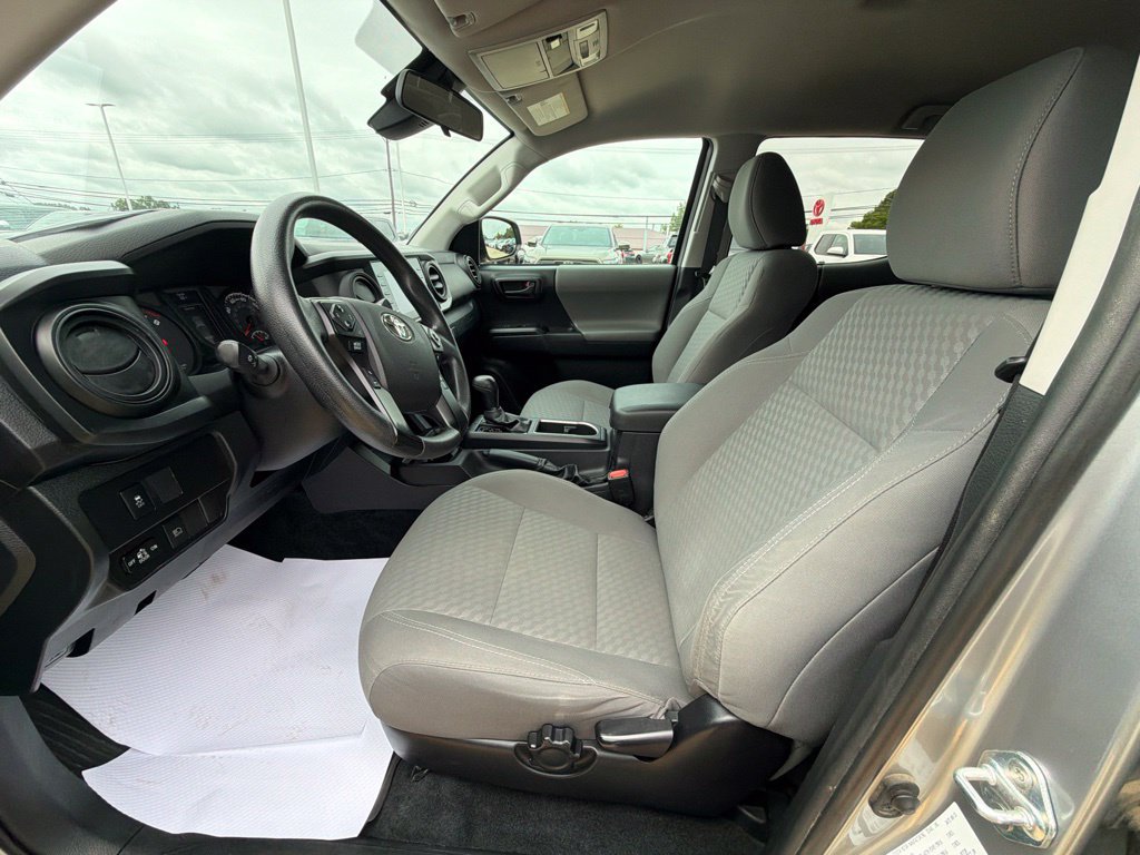 Used 2021 Toyota Tacoma SR AWD/4WD image 9