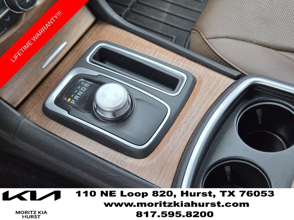 Used 2018 Chrysler 300 C w/ Sun, Sound & Nav Package RWD image 9
