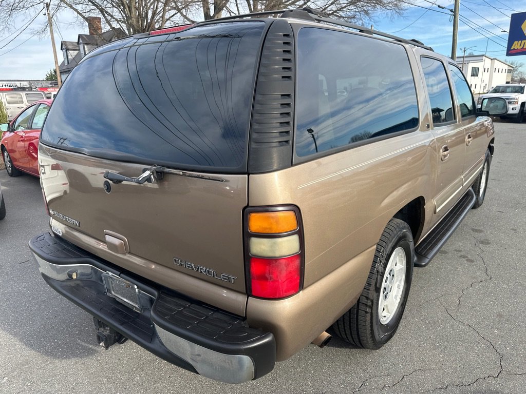 Used 2004 Chevrolet Suburban LT w/ Preferred Equipment Group image 5