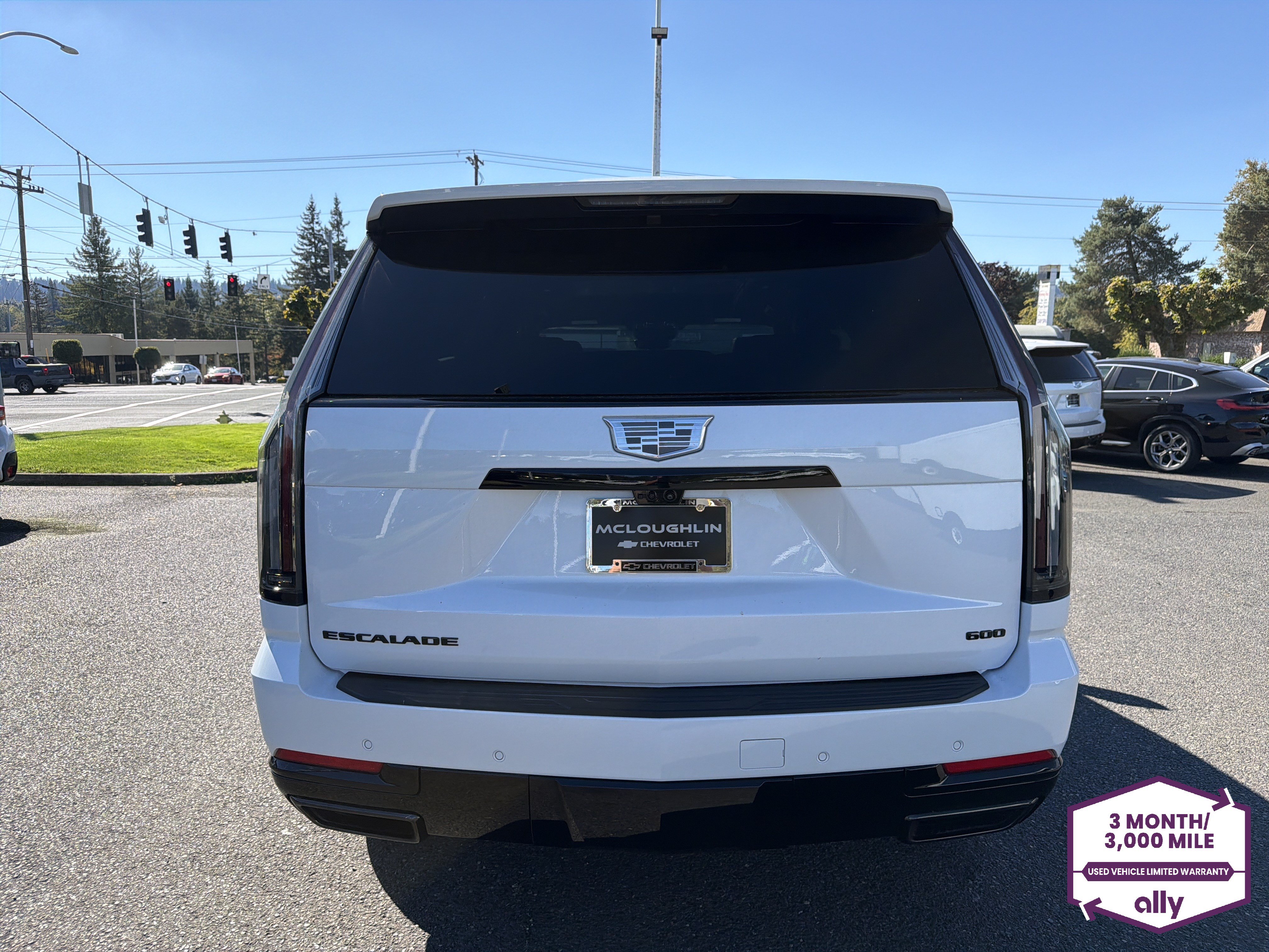 Used 2026 Cadillac Escalade Sport w/ LPO, ONYX Package AWD/4WD image 4